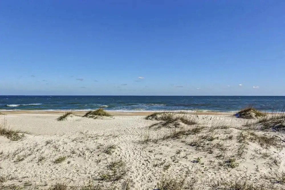 Spacious Beachfront Home W/deck, Balcony, Central A/c, Washer/dryer, and Wifi
