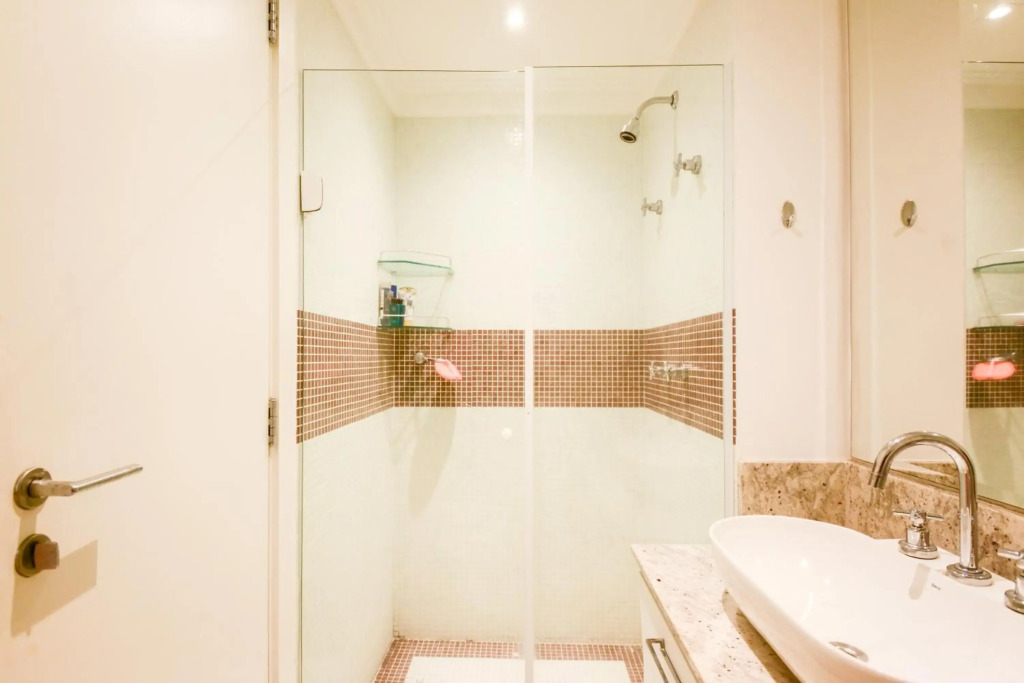 Flat Clarion Apartments by BnbHost