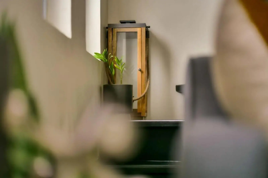 Choose To Be Happy at Eight - Eight Super Studio Apartments