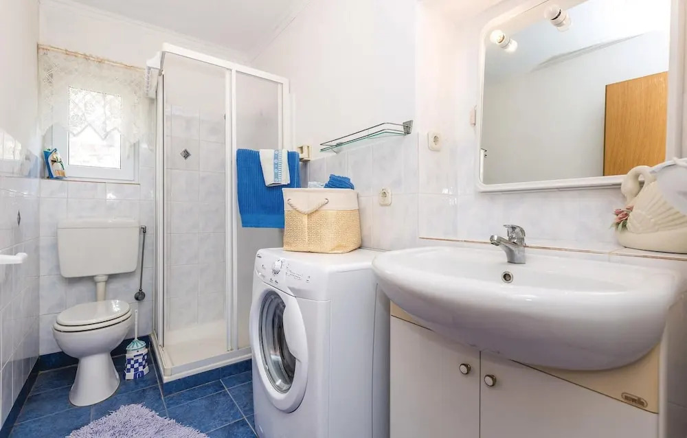 Beautiful Home in Kampor With Wifi and 1 Bedrooms