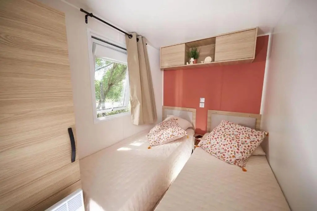 Mobile home 3 chambres 2 salles de bains dans camping 4 étoiles aux charmettes MH k168