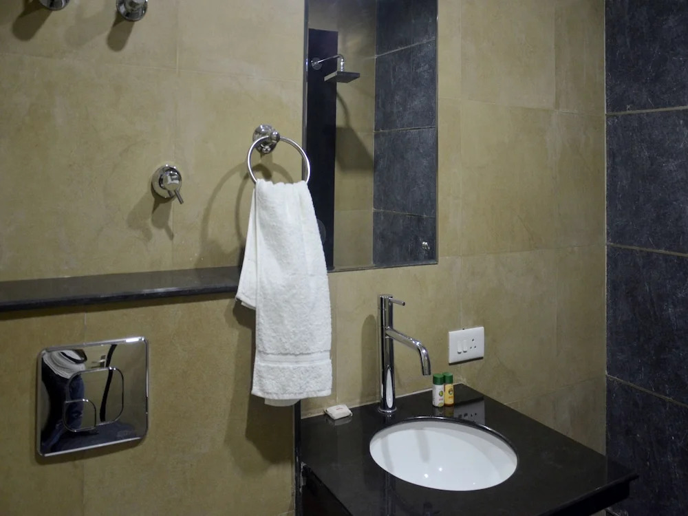 OYO 5777 The President Hotel