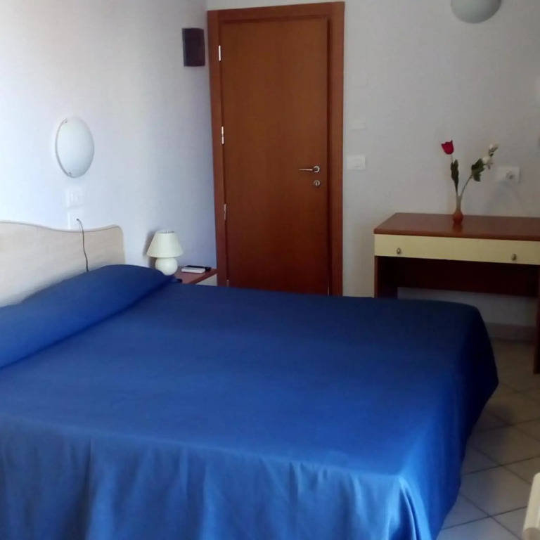 Hotel Scarlet