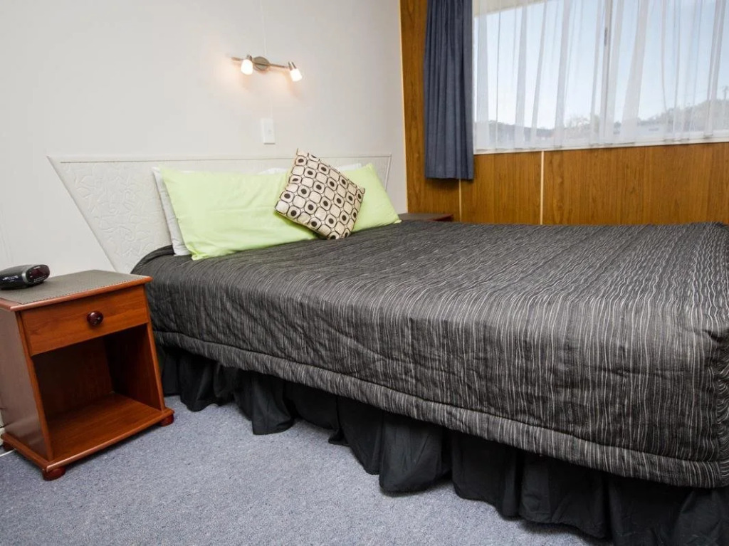 Peninsula Motel
