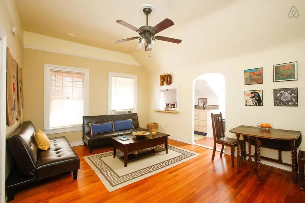 Large 1BR w Pool in Heart of FQ and Bourbon - NOLA