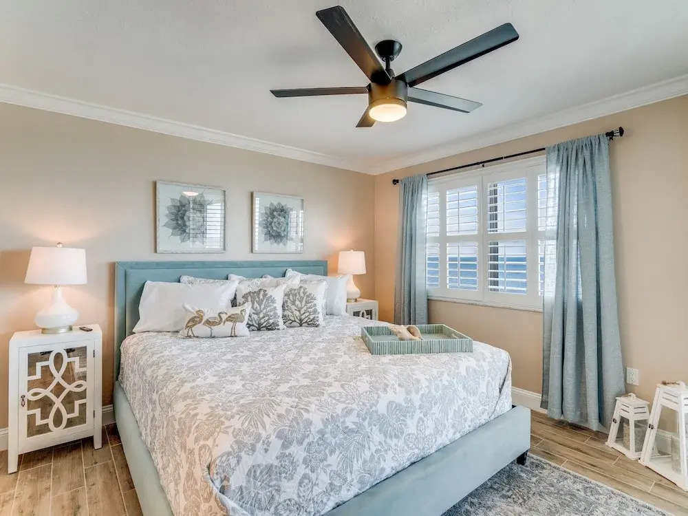 Beach Villas 703 Gulf-View with Pool, Beach Access & BBQ Area