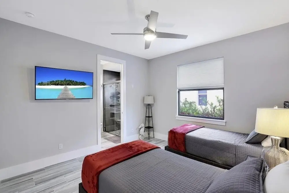 Spinnaker Dr 673 Marco Island Vacation Rental 5 Bedroom Home by Redawning
