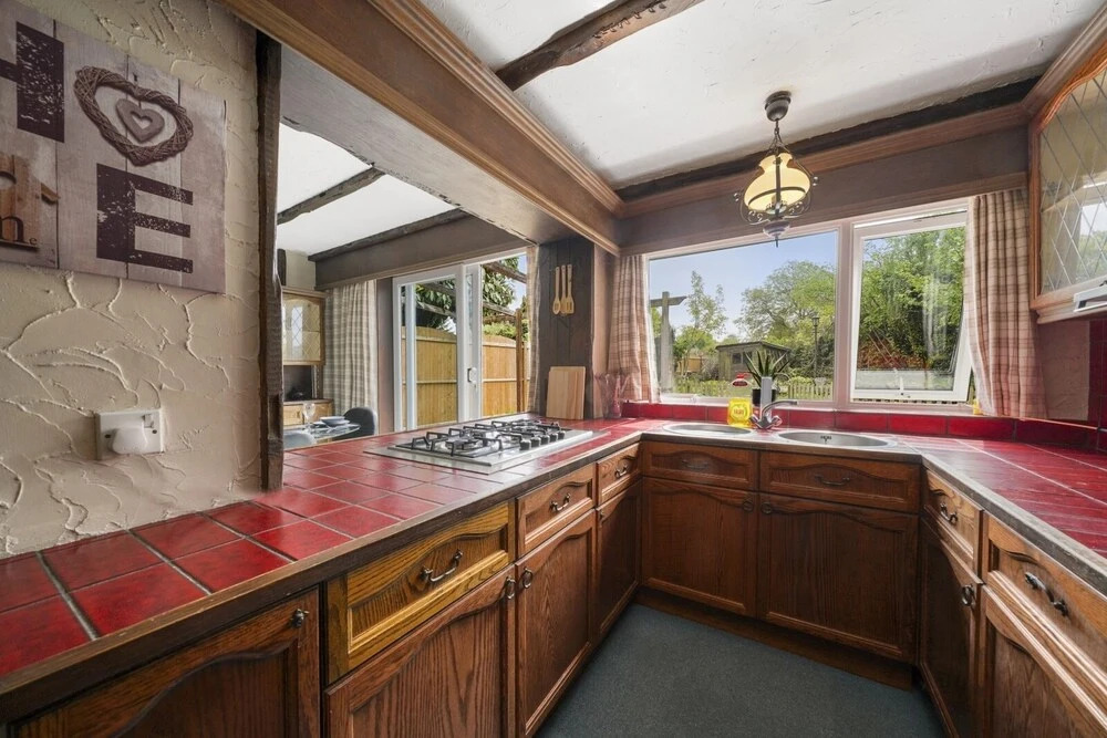 Lovely 5-bed House in Maidstone