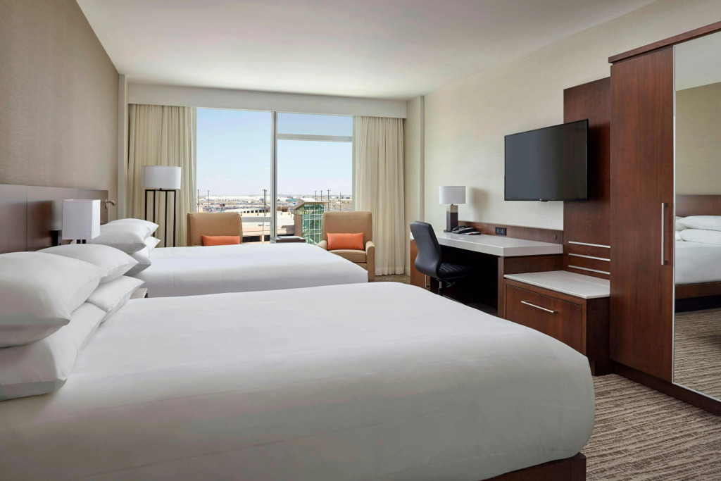 Calgary Airport Marriott In-Terminal Hotel