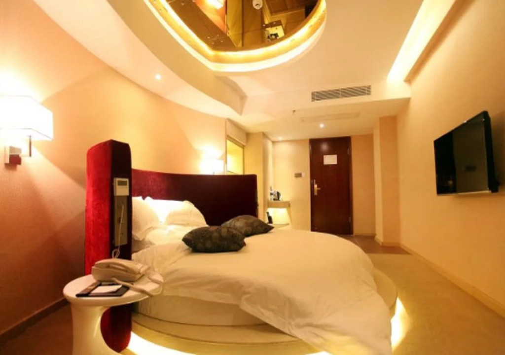 Super 8 Hotel Guangzhou Baiyun Avenue North Metro Station
