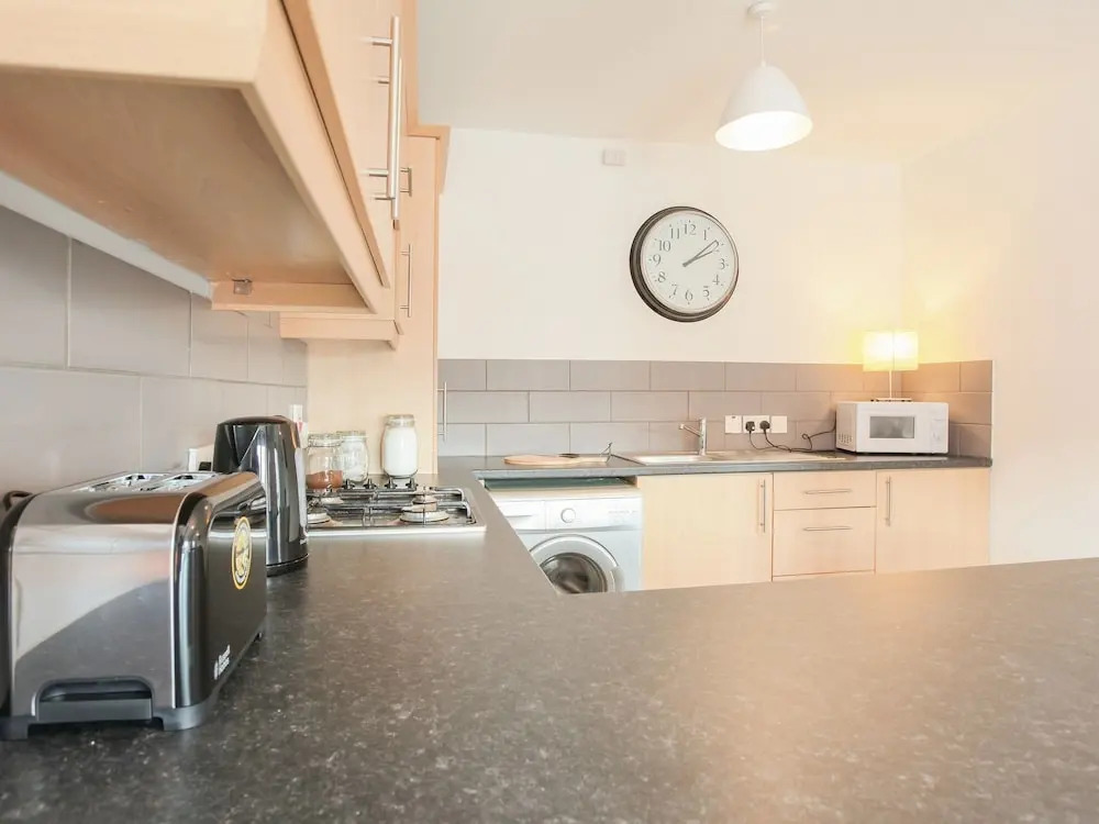 Belfast Budget Maldon Court 20