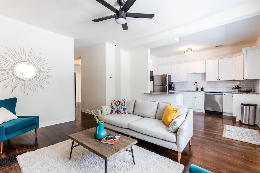 Delta View Retreat Suites