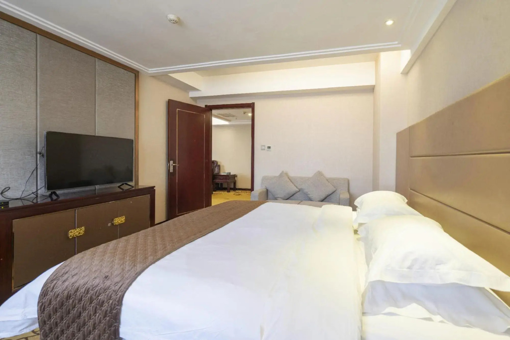 Junhao International Hotel (High-speed Railway North Station  Metro Station Branch)