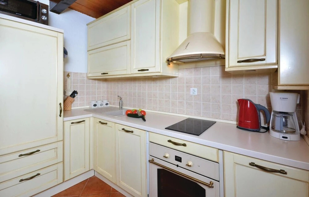 Cozy Home In Stari Grad
