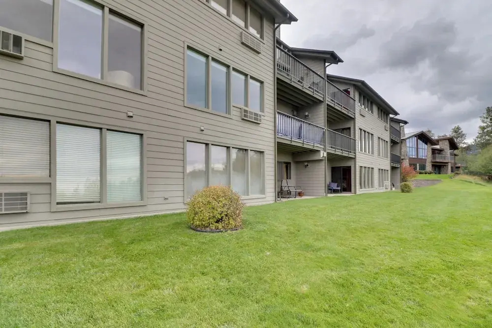 Bigfork Condo w/ Hot Tub Access, By Lake!