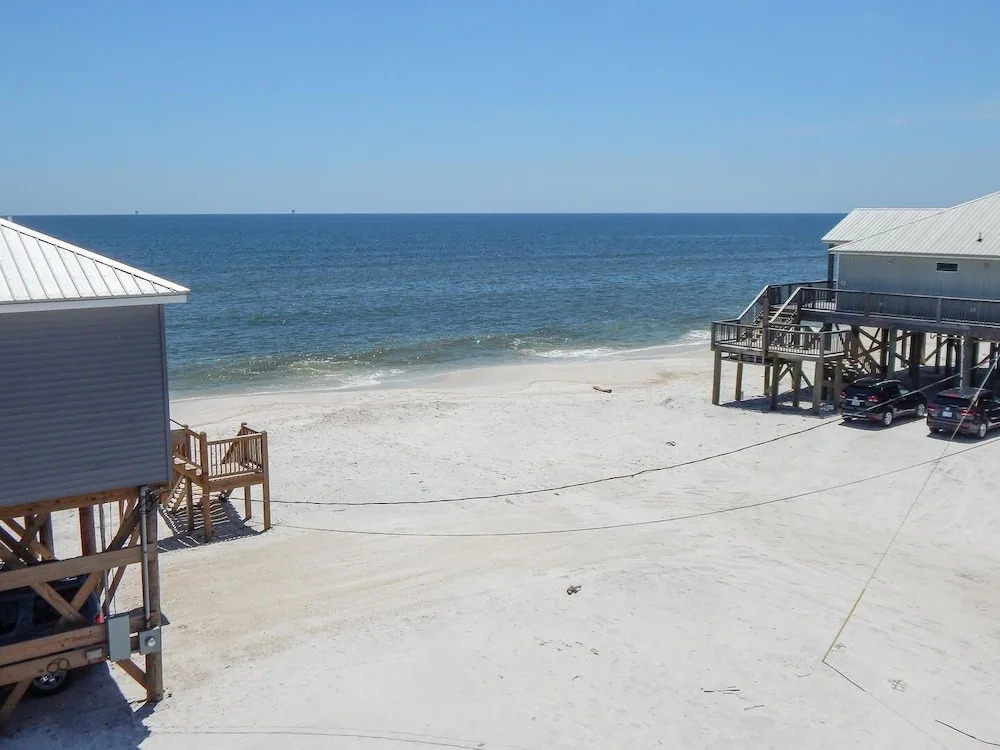 049 Beach Comber