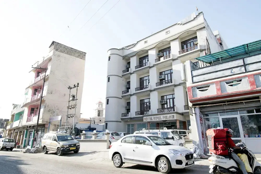 OYO 17109 Hotel Vipul Palace