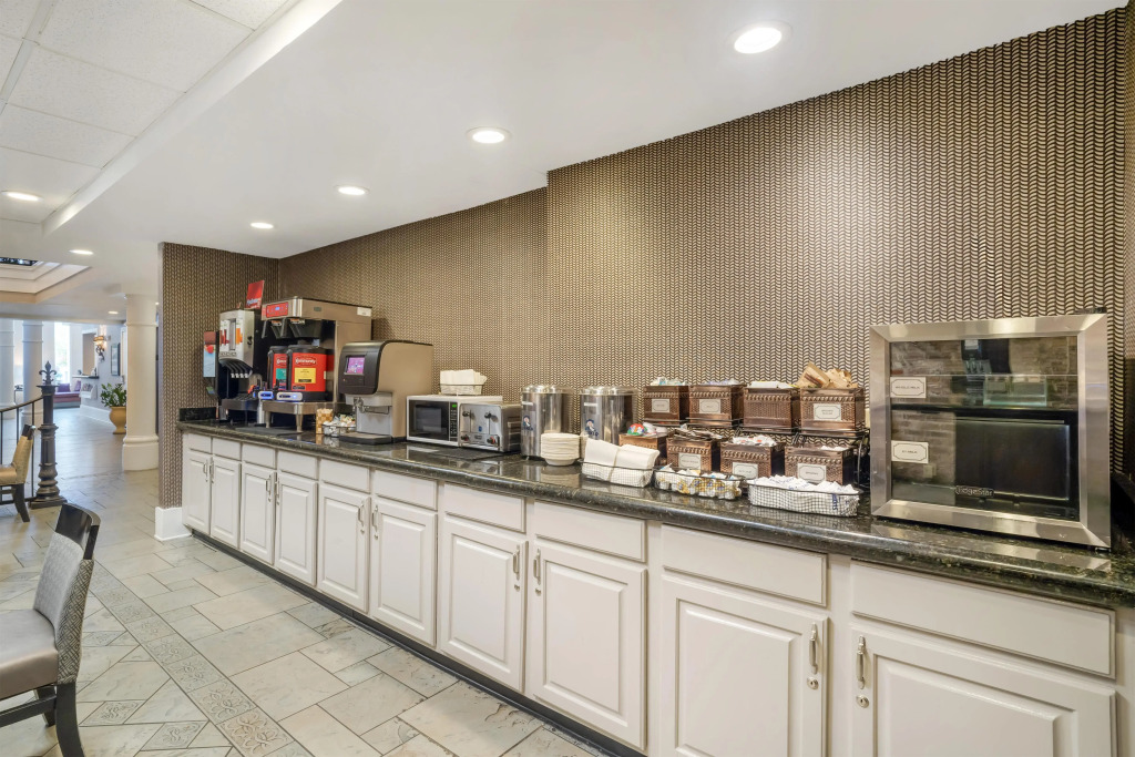 Best Western Plus St. Christopher Hotel