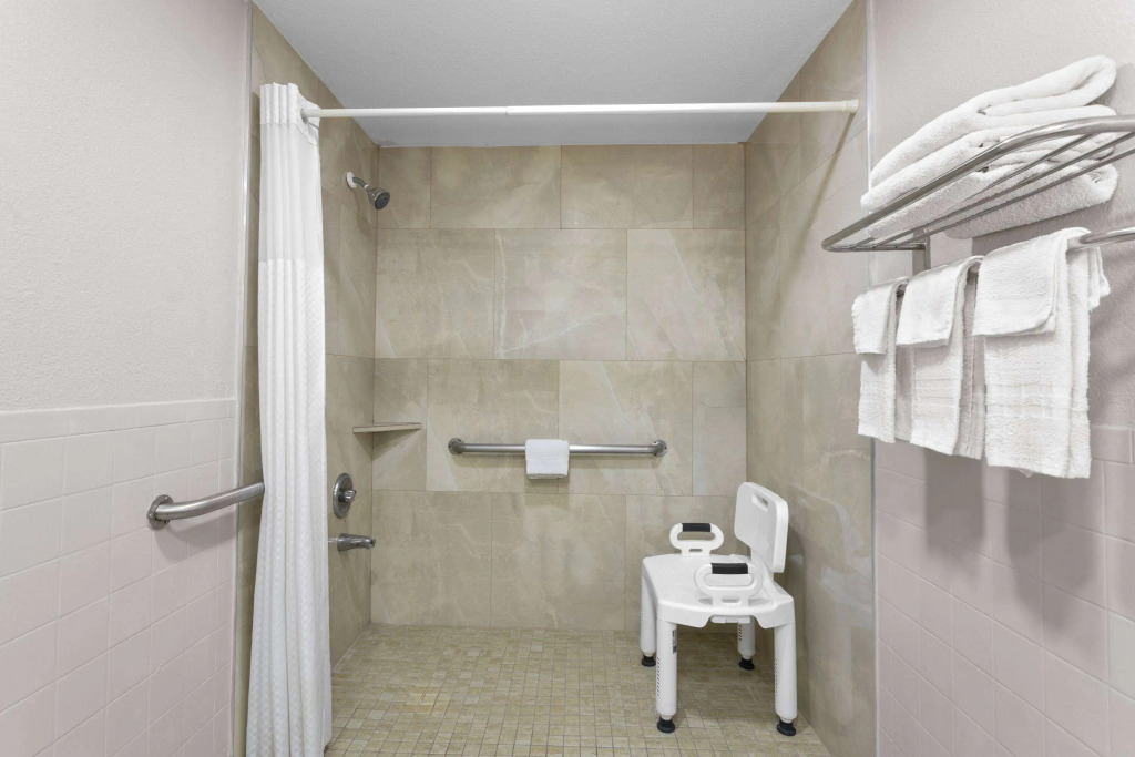 Days Inn by Wyndham St. Petersburg Central