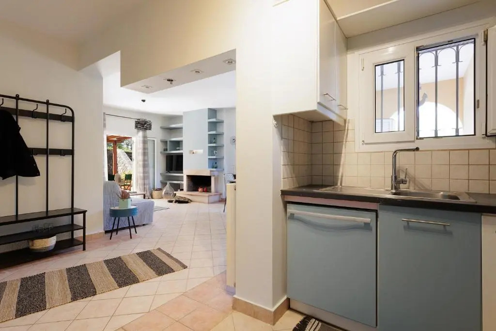 Spyrelia Villa with Private Pool & Outdoor Hot Tub