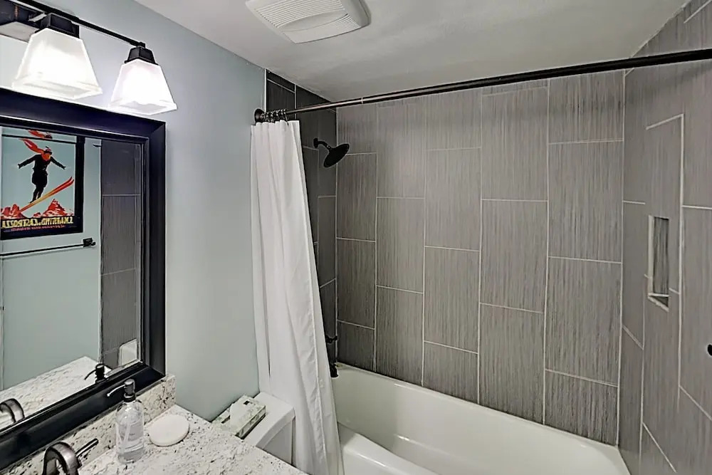 Ski-in, Ski-out At The Ge With Heated Pool Studio Bedroom Condo