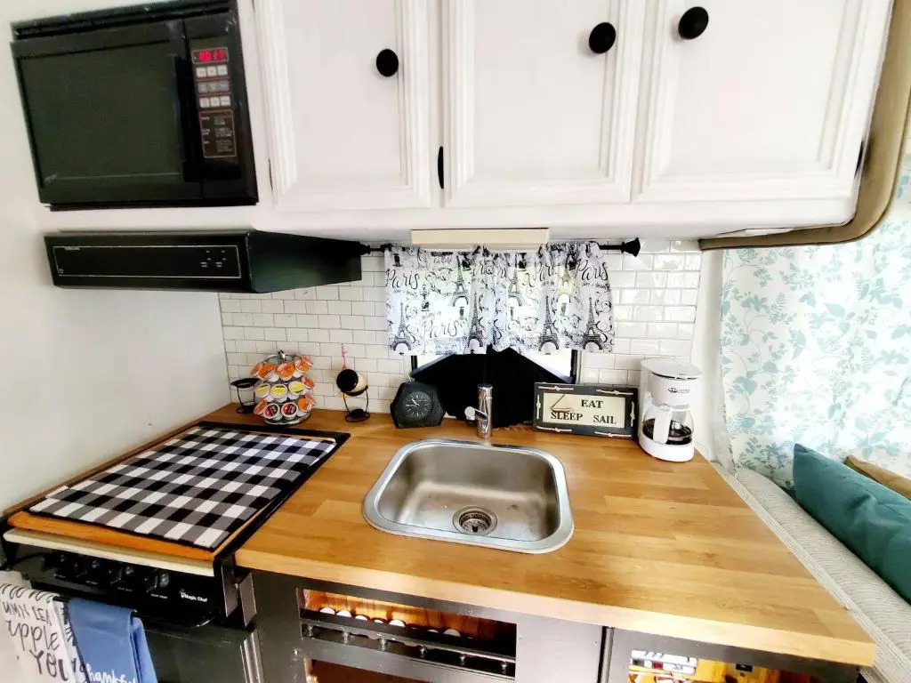 34ft Mobile Home Near Yale U