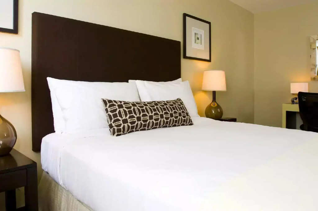 Inn of Chicago Magnificent Mile