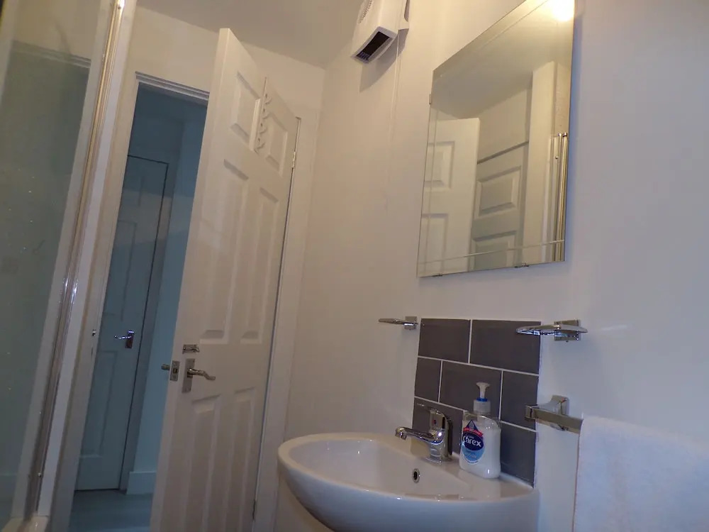 Lakeview Apartments and Rooms
