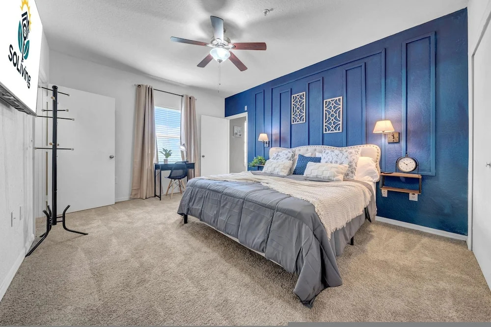 Vibrant 2BR 2BA w King Bed Pool Gym 11