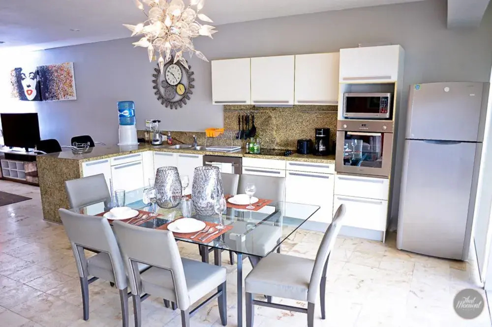 Magia Apartment F102 by iMexico