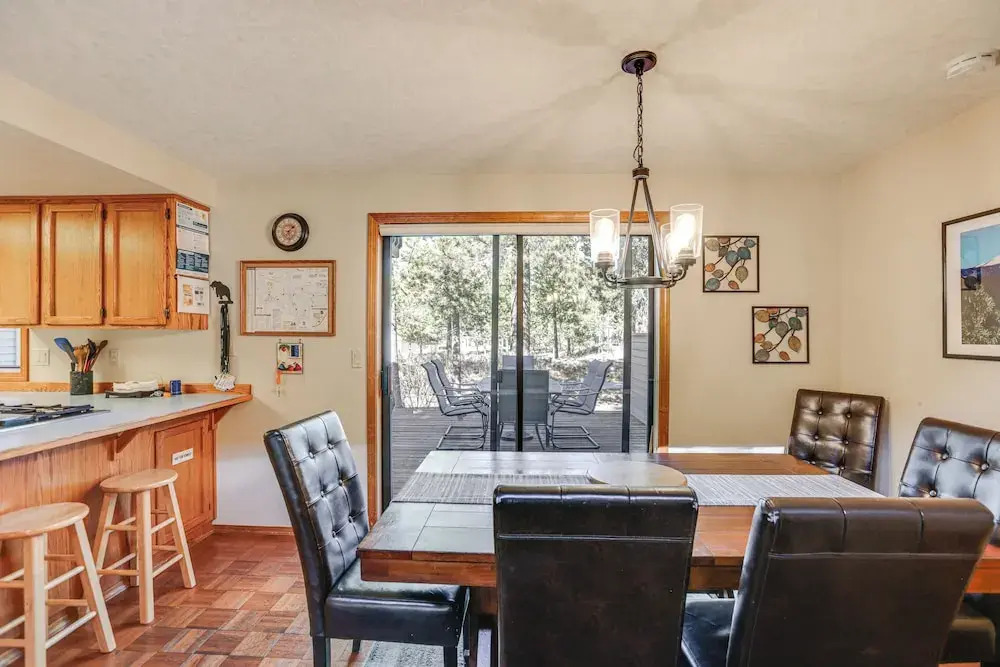 Private Hot Tub & Sharc Passes! Sunriver Home