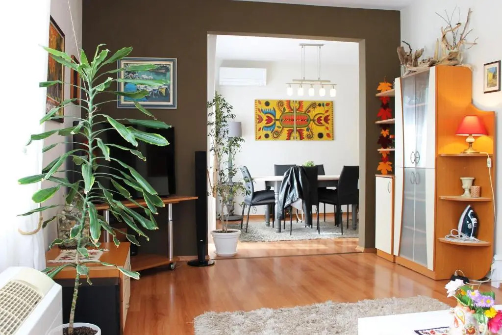 Sunny Day Apartment