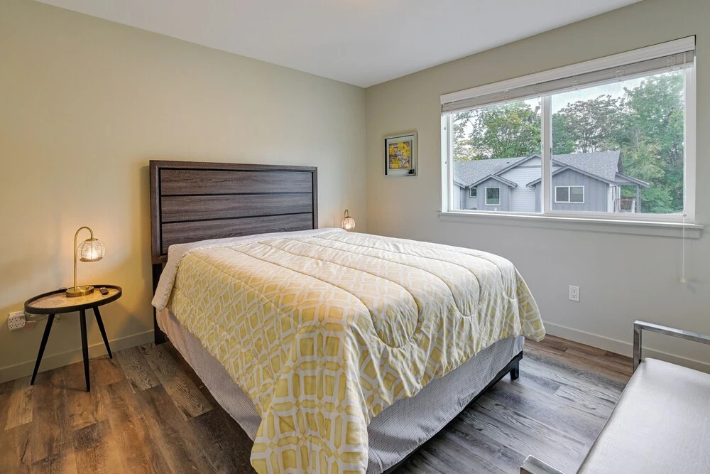 Modern Seatac Gem w/ Fireplace & Smart Tvs!