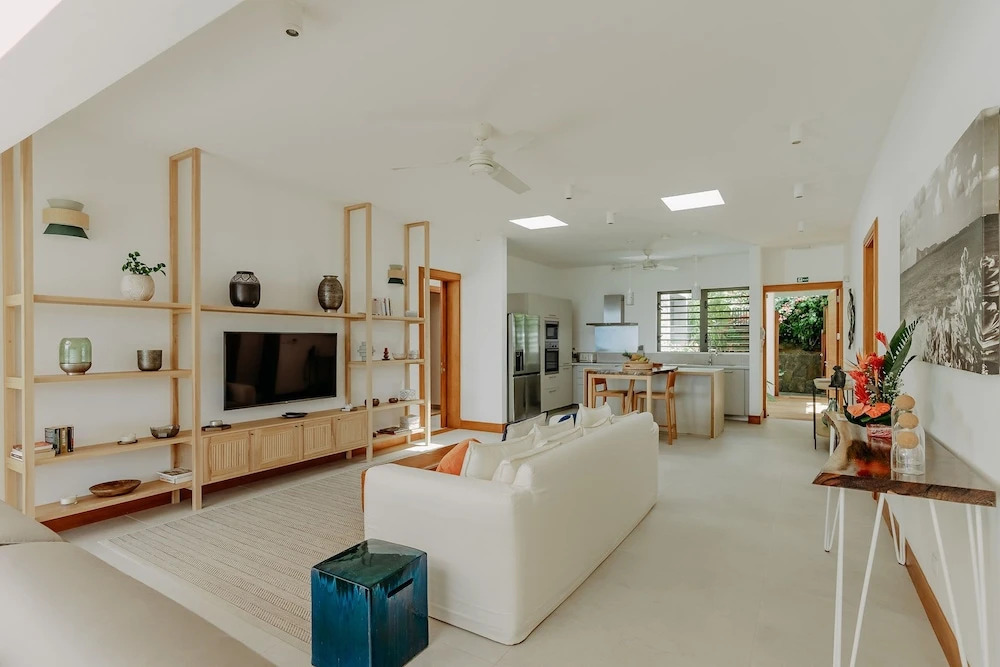 Peninsula, 3 Bedroom Luxury Beach Villa by LOV Mauritius