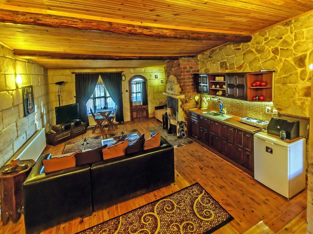 Adanos Konuk Evi