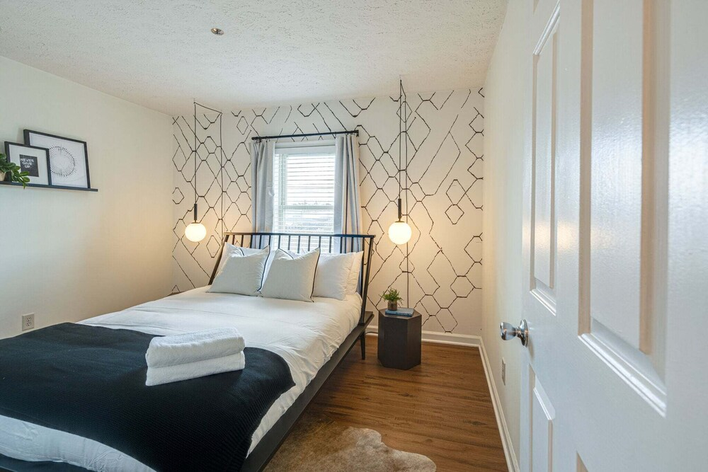 Nashville - 1808 State St #208