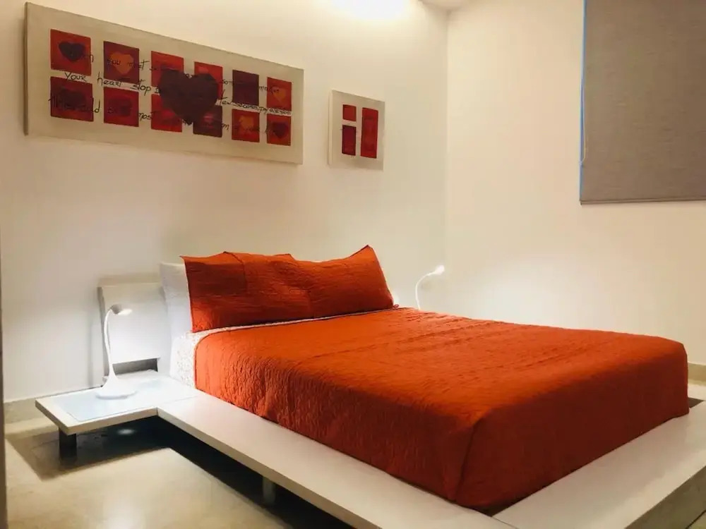 Full Stylish 2BR apartment in heart of town by Happy Address
