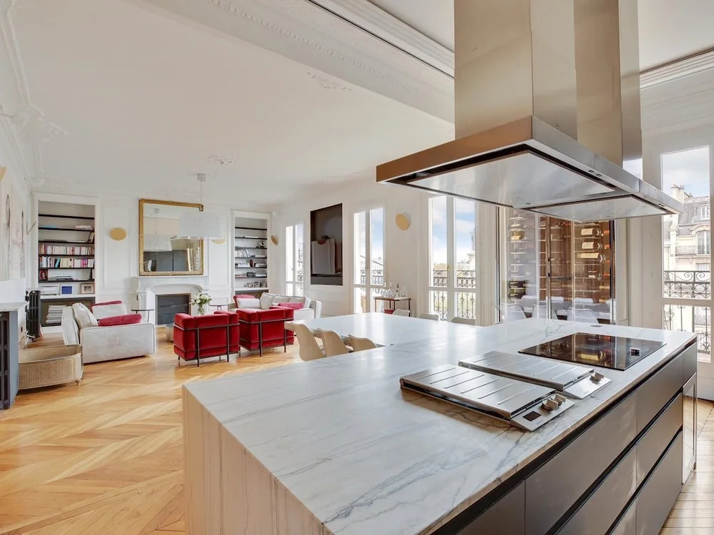 Top Luxurious Penthouse Front of Eiffel Tower and River