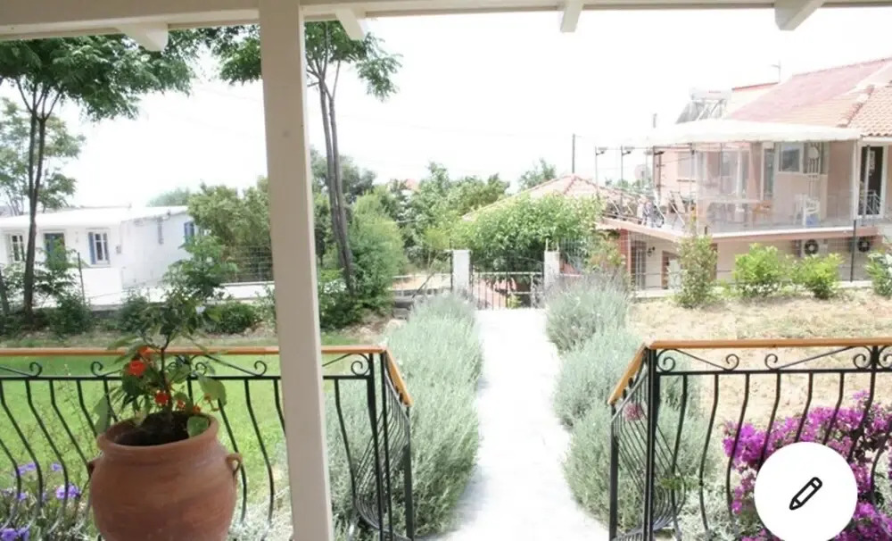 Villa Delphia One Bedroom Traditional House