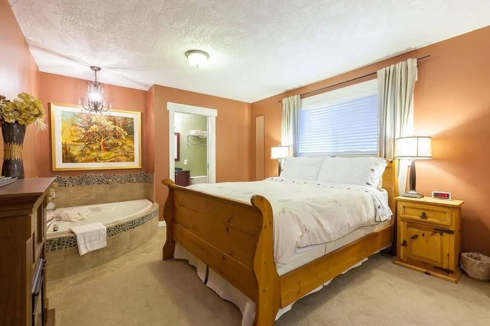 Creekside B & B