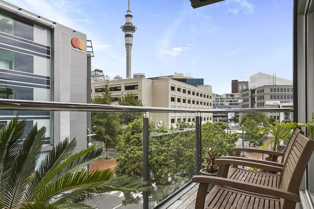 Wondrously Spacious 2 bdrm in Fantastic Location by Urban Butler