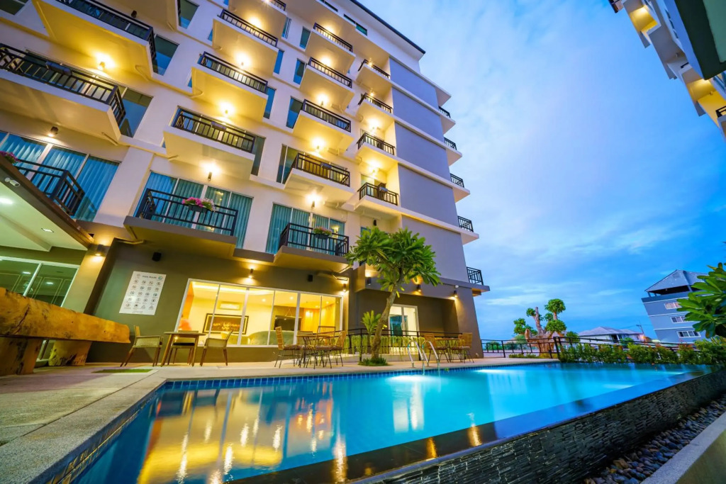 Курортный отель Lhc Hotel And Resort
