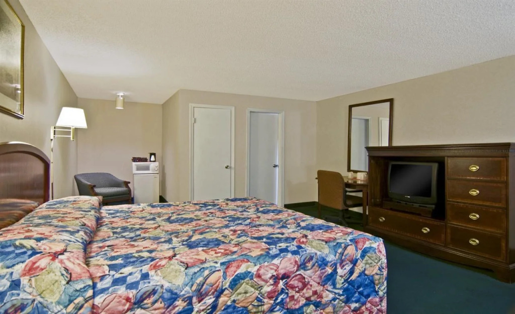 Americas Best Value Inn Neptune