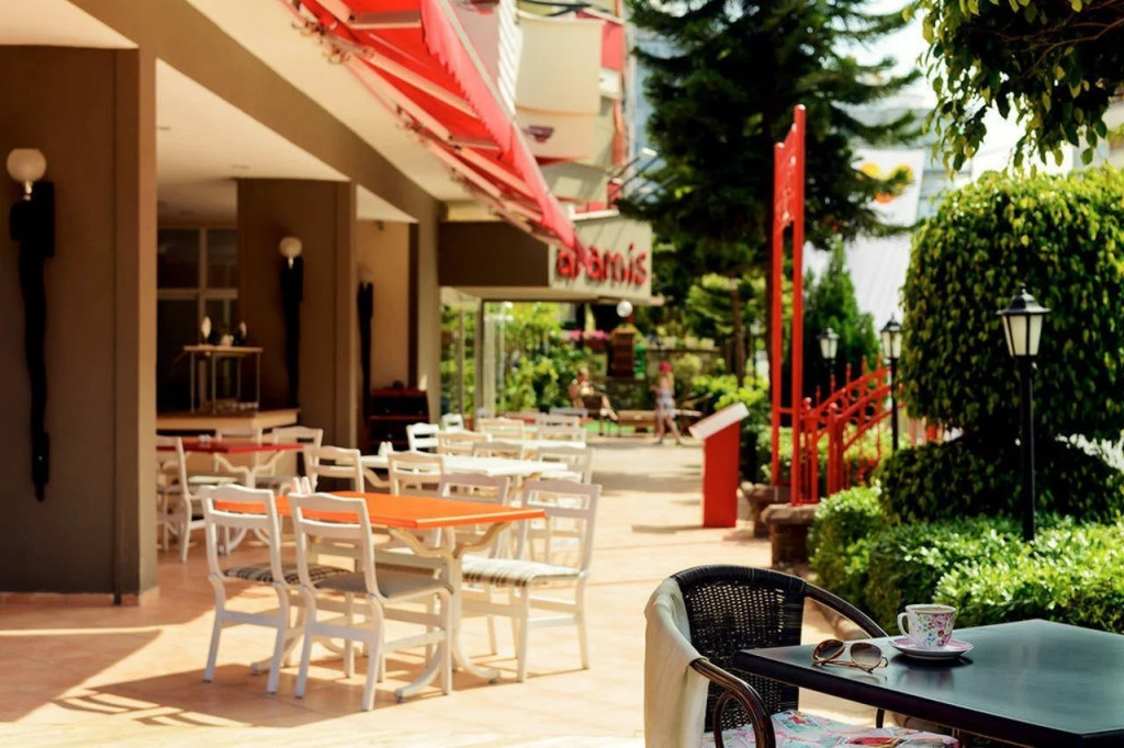 Smartline Sunpark Aramis Hotel