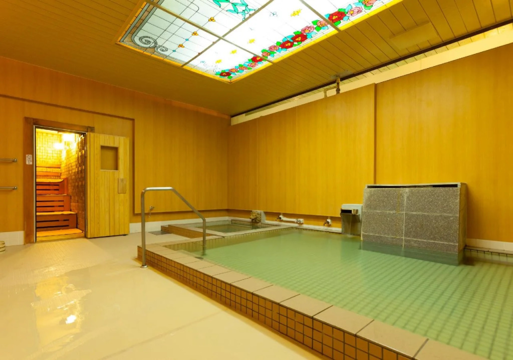 Suwa Lakeside Hotel