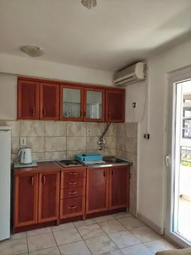 Apartments Gvozdenović