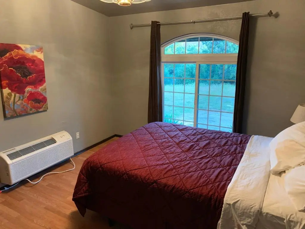 Mountain Trail Lodge and Vacation Rentals