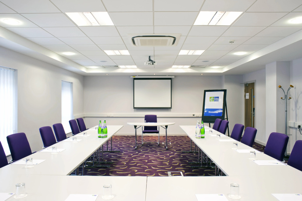 Holiday Inn Express Dunstable by IHG