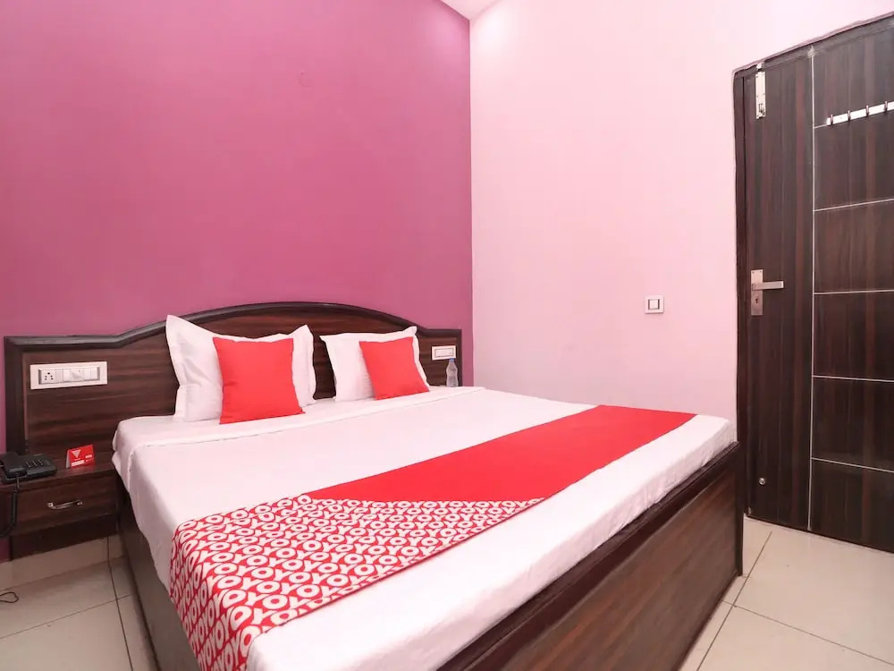 OYO 15127 Pryag Guest House