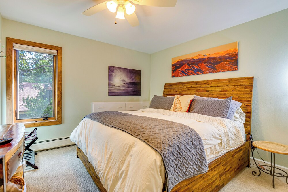 1 Mi to Ski Lift: Mtn-view Breck Home w/ Hot Tub!